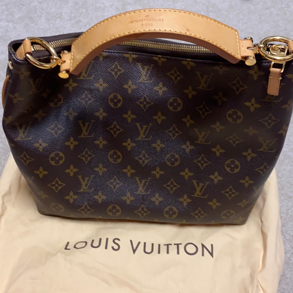 Authentic LV shoulder bag Date code CA3191